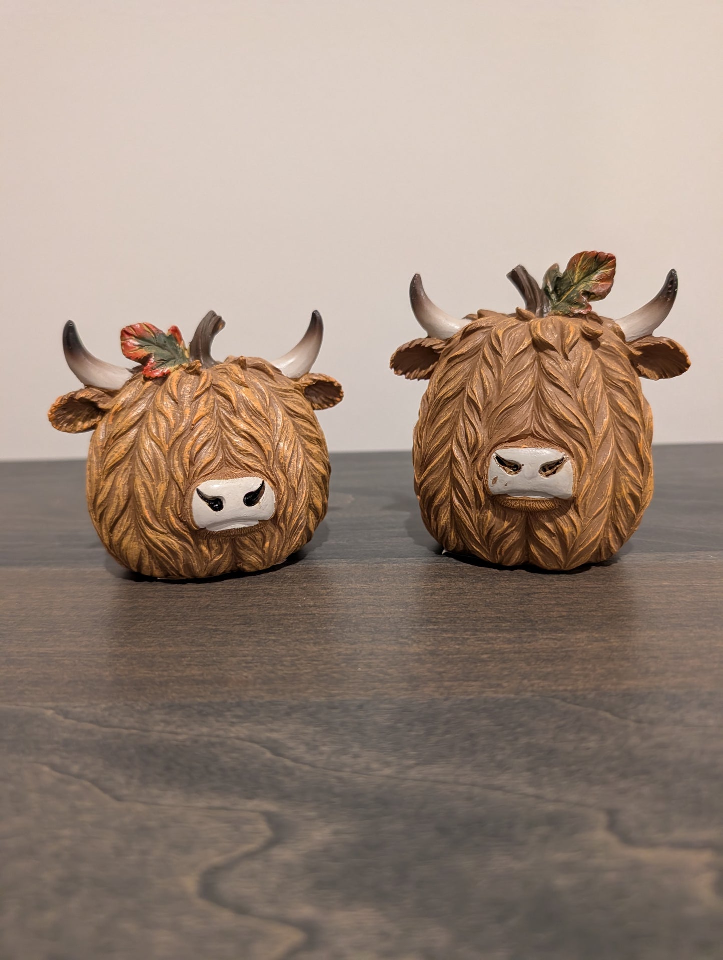 2 Pc Autumn Highland Cow Pumpkin Figurines