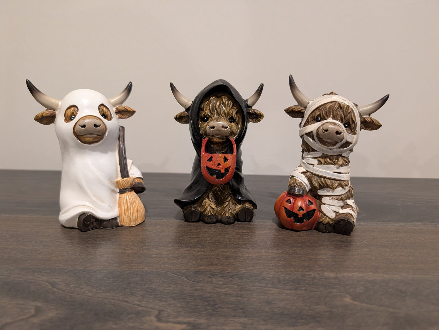 Costumed Halloween Highland Cow 5" Sitters